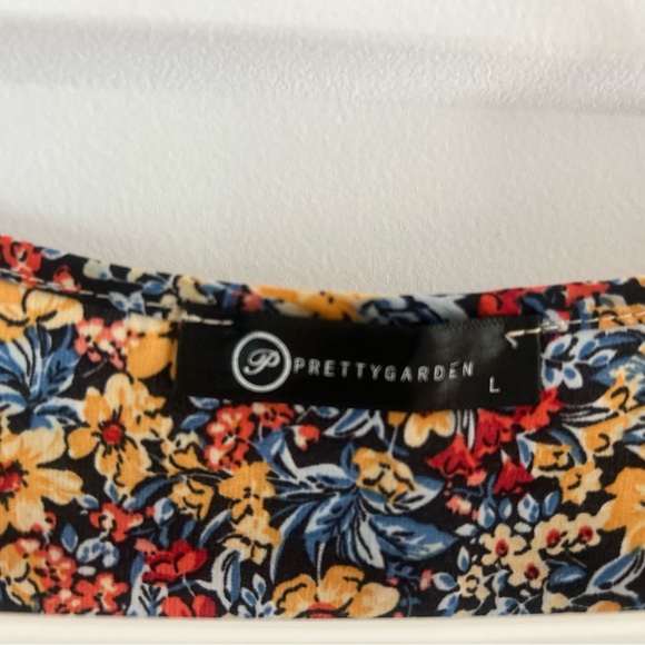 Pretty Garden Floral Summer Dress - Picture 2 of 3